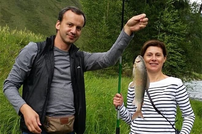 Аркадий Дворкович и Зумруд Рустамова